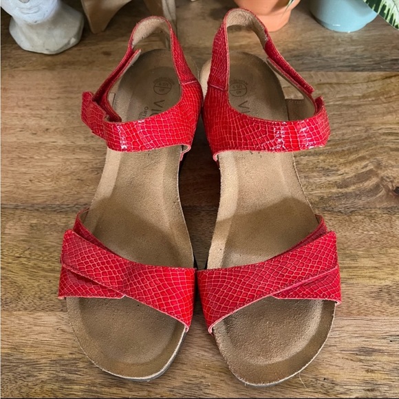 VIONIC Natasia red patent leather orthoheel wedge sz 9 - Picture 4 of 12